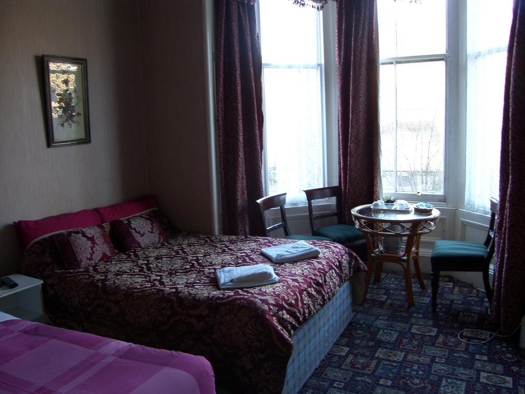 Regis Guest House EDI Buitenkant foto